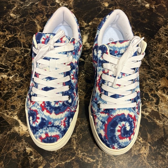 Masseys Colorful Tie-Dye Sneakers Size 10M - Picture 2 of 7